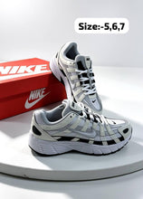 Load image into Gallery viewer, Shoes
