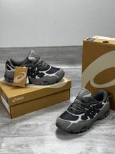 Load image into Gallery viewer, Shoes