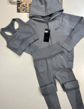 Load image into Gallery viewer, Tracksuit women