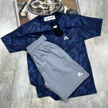 Load image into Gallery viewer, T-shirt