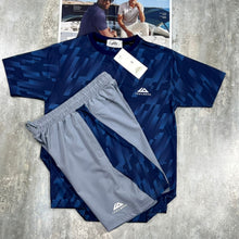 Load image into Gallery viewer, Tshirt