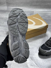 Load image into Gallery viewer, Shoes