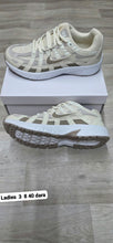 Load image into Gallery viewer, Shoes