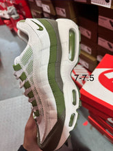 Load image into Gallery viewer, Shoes