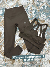 Load image into Gallery viewer, Tracksuit women