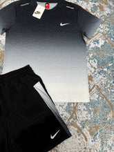 Load image into Gallery viewer, T-shirt
