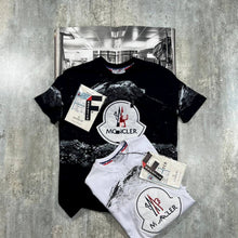 Load image into Gallery viewer, T-shirt
