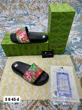 Load image into Gallery viewer, Slipper