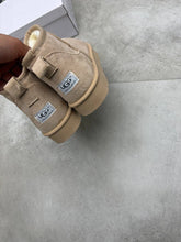 Load image into Gallery viewer, Shoes