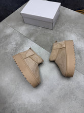 Load image into Gallery viewer, Slipper