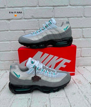 Load image into Gallery viewer, Shoes