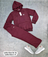 Load image into Gallery viewer, Tracksuit women