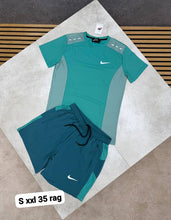 Load image into Gallery viewer, T-shirt