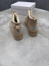 Load image into Gallery viewer, Slipper