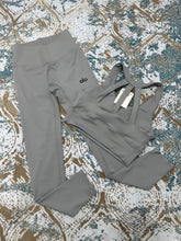 Load image into Gallery viewer, Tracksuit women