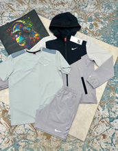 Load image into Gallery viewer, T-shirt