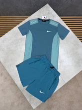 Load image into Gallery viewer, T-shirt