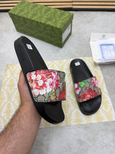 Load image into Gallery viewer, Slipper