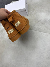 Load image into Gallery viewer, Shoes