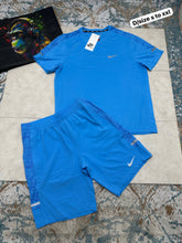 Load image into Gallery viewer, T-shirt