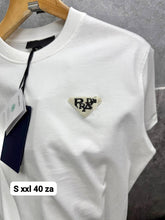 Load image into Gallery viewer, Tshirt