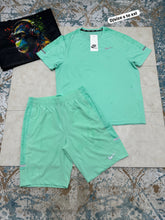 Load image into Gallery viewer, T-shirt