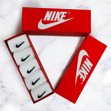 Load image into Gallery viewer, Socks