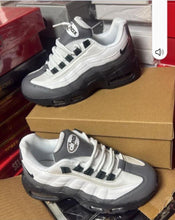 Load image into Gallery viewer, Shoes boy