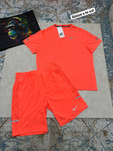 Load image into Gallery viewer, T-shirt