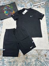 Load image into Gallery viewer, T-shirt
