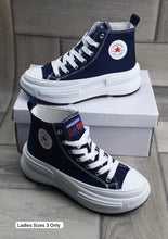Load image into Gallery viewer, Shoes