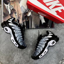 Load image into Gallery viewer, Shoes