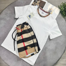 Load image into Gallery viewer, T-shirt