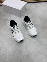 Load image into Gallery viewer, Shoes