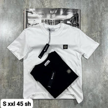 Load image into Gallery viewer, T-shirt