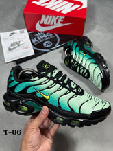 Load image into Gallery viewer, Shoes