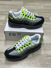 Load image into Gallery viewer, Shoes