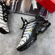 Load image into Gallery viewer, Shoes