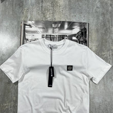 Load image into Gallery viewer, T-shirt