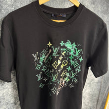 Load image into Gallery viewer, T-shirt