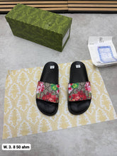 Load image into Gallery viewer, Slipper