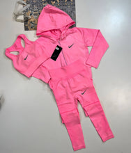 Load image into Gallery viewer, Tracksuit women