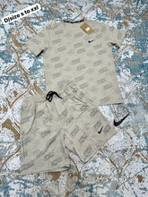 Load image into Gallery viewer, Tshirt
