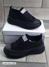 Load image into Gallery viewer, Shoes