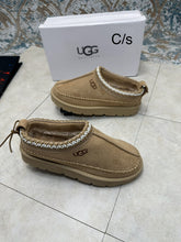 Load image into Gallery viewer, Slipper