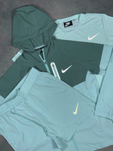 Load image into Gallery viewer, T-shirt