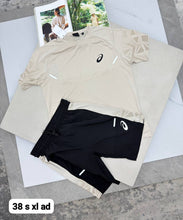 Load image into Gallery viewer, T-shirt