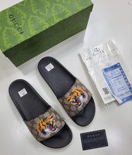 Load image into Gallery viewer, Slipper