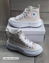 Load image into Gallery viewer, Shoes