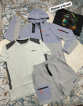 Load image into Gallery viewer, Tshirt